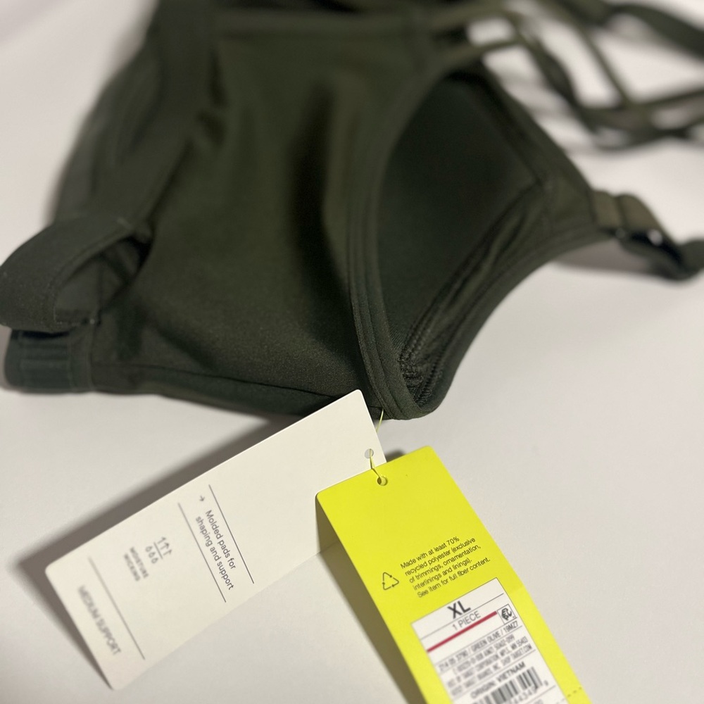 NWT XL Women's Olive Green crisscross Strappy Sports Bra all in motion pads - Picture 10 of 14